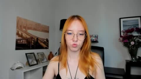 Snapshot of foxsonya chatting on May 26, 5:47 am Sonya online show from May 26, 5:47 am