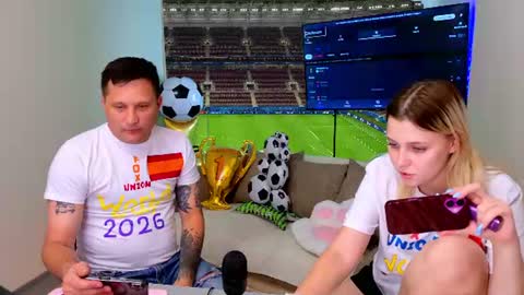 We are a couple Leo and Sofiayou are always welcome here online show from June 21, 8:33 pm