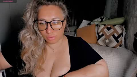 Snapshot of foxxxy__lady chatting on June 7, 1:54 am Kris online show from June 7, 1:54 am