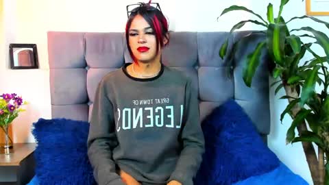 Snapshot of foxxy_angel chatting on May 20, 7:20 pm Santi online show from May 20, 7:20 pm