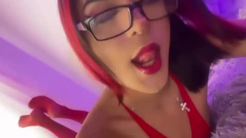 Snapshot of foxxy_angel chatting on May 29, 7:34 pm Santi online show from May 29, 7:34 pm
