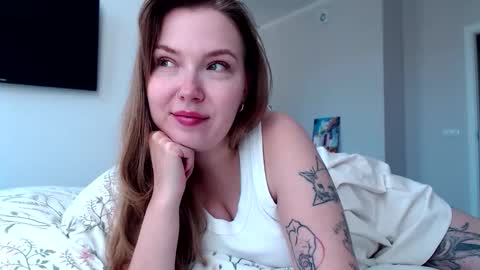 Snapshot of foxxycindy chatting on October 2, 1:18 pm Cindy online show from October 2, 1:18 pm