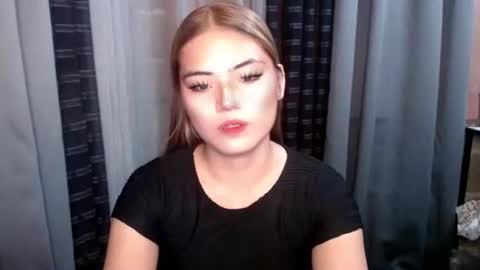 Snapshot of foxxypennyx chatting on October 19, 11:22 am Cheska online show from October 19, 11:22 am