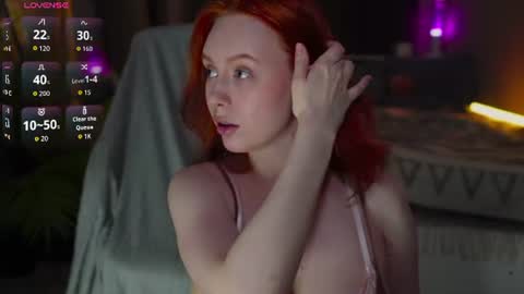 Snapshot of foxy_callista_ chatting on July 17, 8:24 pm Foxy Callista online show from July 17, 8:24 pm