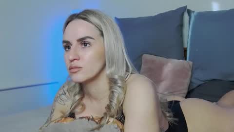 Foxy Kimmi online show from January 16, 7:01 am