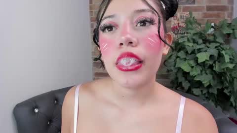 Snapshot of foxy_loren chatting on June 27, 12:22 pm Loren online show from June 27, 12:22 pm