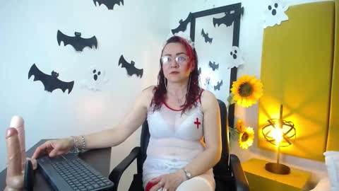 Foxy miilf online show from October 29, 12:51 pm