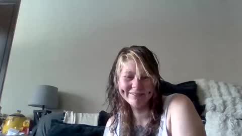 foxyfang online show from December 4, 6:16 pm