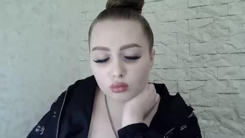 Alice online show from December 1, 6:24 pm