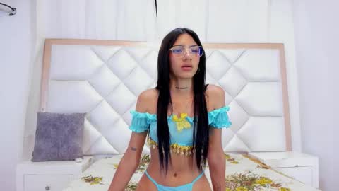 Snapshot of foxyhillx chatting on October 26, 7:20 pm foxyhillx online show from October 26, 7:20 pm