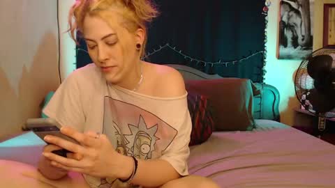 Mallory Koxx online show from March 21, 8:19 am