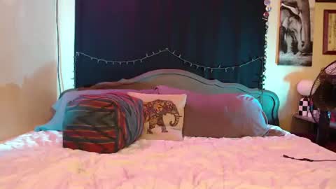 Mallory Koxx online show from July 5, 7:48 am