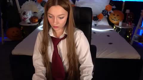 Maya online show from November 1, 9:28 pm