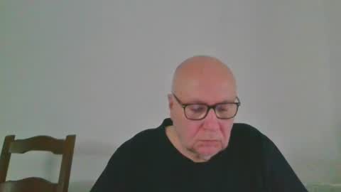 Snapshot of fra94 chatting on April 15, 12:23 pm fra94 online show from April 15, 12:23 pm