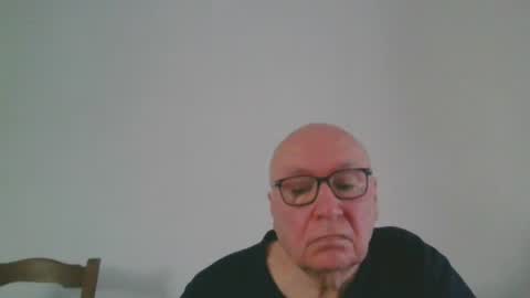 Snapshot of fra94 chatting on April 16, 1:45 pm fra94 online show from April 16, 1:45 pm