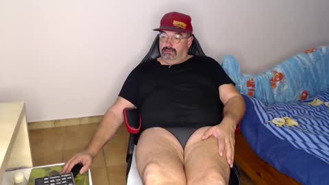 Fraboys online show from November 29, 6:49 am