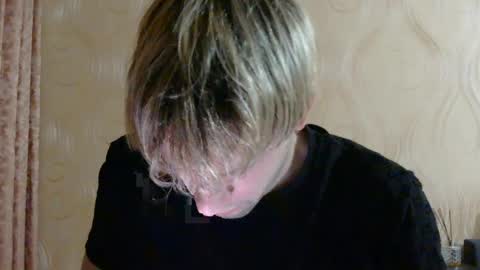 frame_tamer888 online show from May 19, 8:59 pm