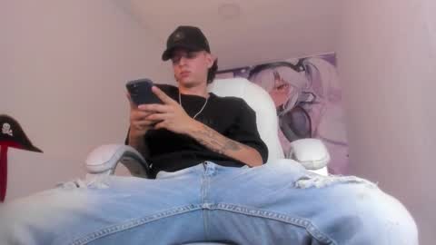 Snapshot of fran_boy_ chatting on March 6, 4:42 am Fran online show from March 6, 4:42 am