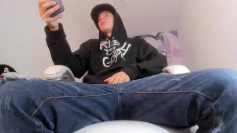 Snapshot of fran_boy_ chatting on April 1, 3:29 am Fran online show from April 1, 3:29 am