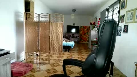 francelune online show from February 19, 7:04 am