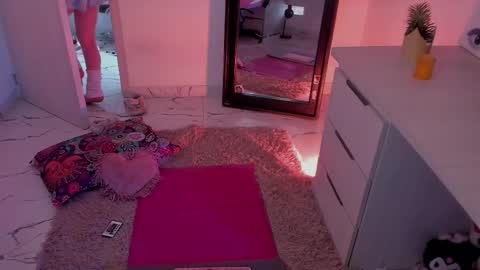 Snapshot of francesca_7 chatting on March 10, 4:57 pm francesca_7 online show from March 10, 4:57 pm