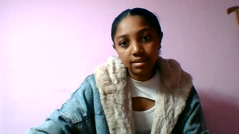 Snapshot of francia333068 chatting on June 29, 8:09 am francia333068 online show from June 29, 8:09 am