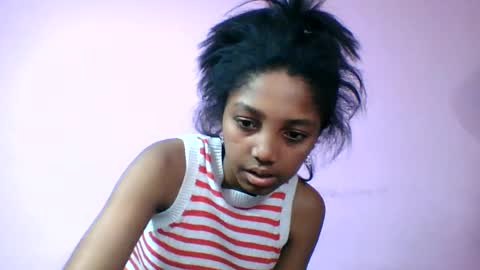 Snapshot of francia333068 chatting on July 2, 5:30 pm francia333068 online show from July 2, 5:30 pm