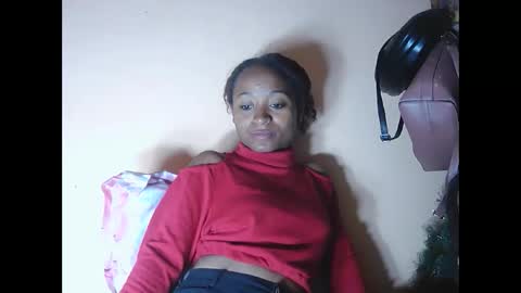 Snapshot of francine925426 chatting on October 19, 4:07 pm francine925426 online show from October 19, 4:07 pm