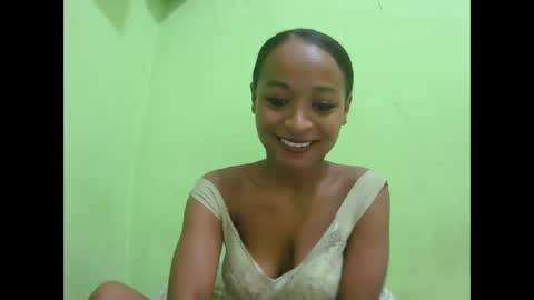 Snapshot of francine925426 chatting on April 4, 3:38 am francine925426 online show from April 4, 3:38 am