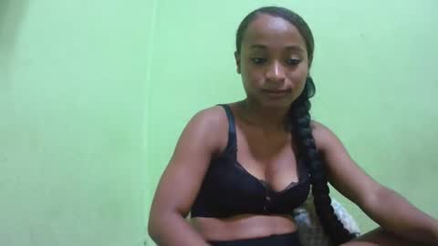 Snapshot of francine925426 chatting on April 9, 8:47 pm francine925426 online show from April 9, 8:47 pm