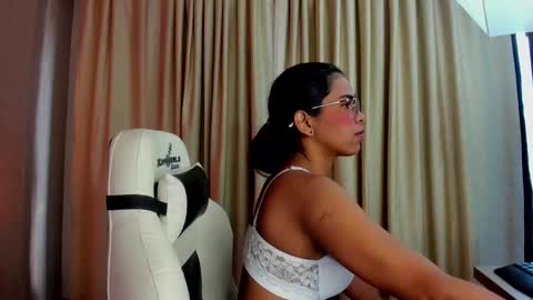 Snapshot of francis_20 chatting on March 2, 1:40 pm francis_20 online show from March 2, 1:40 pm