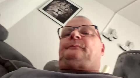 Snapshot of franciscomalin chatting on March 8, 1:59 pm franciscomalin online show from March 8, 1:59 pm