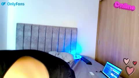 Snapshot of francobeta_11 chatting on April 14, 6:36 pm franco online show from April 14, 6:36 pm