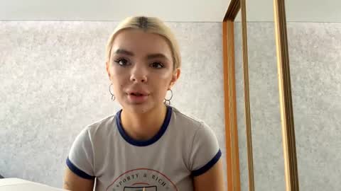 Britney online show from May 8, 9:14 am