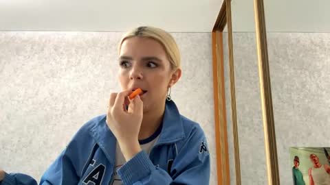 Britney online show from May 13, 7:06 am