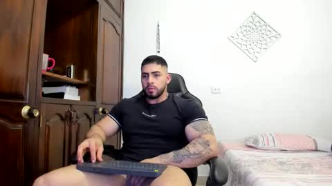 frank_foxx1 online show from May 31, 2:53 am