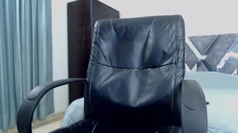 Snapshot of frank_heaven_shore chatting on January 4, 6:19 pm Frank online show from January 4, 6:19 pm