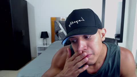Snapshot of frank_heaven_shore chatting on January 15, 1:34 am Frank online show from January 15, 1:34 am