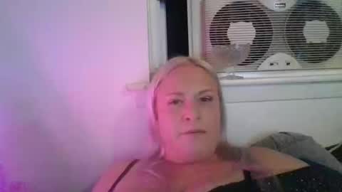 Snapshot of frankbritt chatting on October 10, 5:28 am frankbritt online show from October 10, 5:28 am