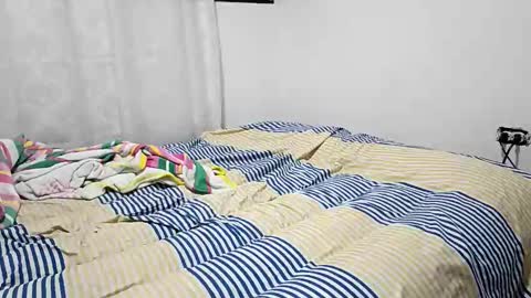 frankdanielsmolano online show from May 24, 5:23 am