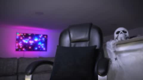 Frank Farrell. Hey remember to give me a thumbs up Ty online show from October 24, 11:12 pm