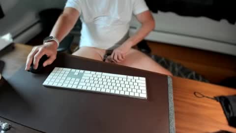 Snapshot of frankfruter10 chatting on June 23, 3:10 pm hung4fun online show from June 23, 3:10 pm