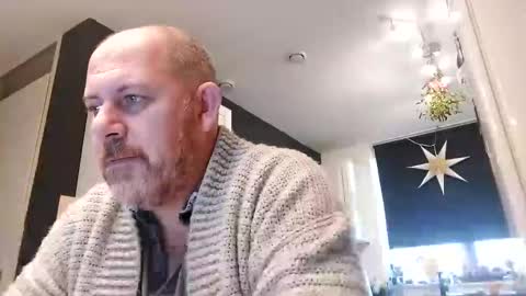 frankh12345 online show from December 17, 8:23 am