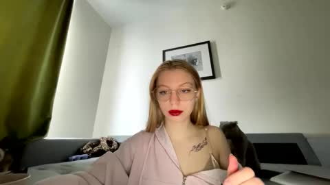 franny_fresh online show from March 1, 7:32 am