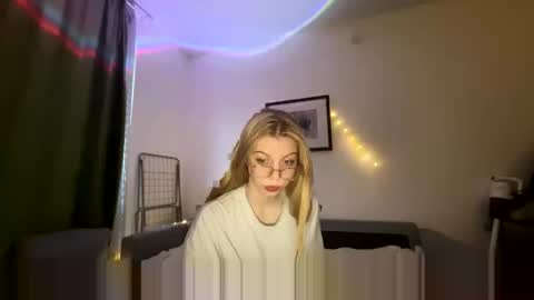 franny_fresh online show from March 9, 3:16 pm