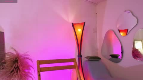 Snapshot of fransheskarossi_ chatting on April 21, 11:49 am Fransheska online show from April 21, 11:49 am