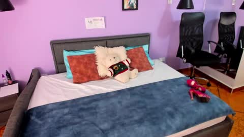 Snapshot of fransheskarossi_ chatting on May 1, 11:59 am Fransheska online show from May 1, 11:59 am