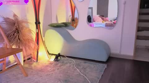 Snapshot of fransheskarossi_ chatting on May 15, 11:39 am Fransheska online show from May 15, 11:39 am