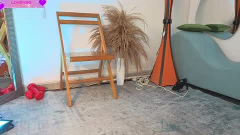 Snapshot of fransheskarossi_ chatting on May 16, 11:42 am Fransheska online show from May 16, 11:42 am