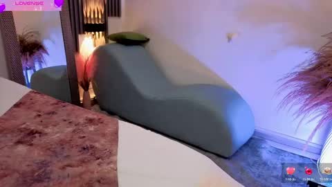 Snapshot of fransheskarossi_ chatting on May 24, 11:37 am Fransheska online show from May 24, 11:37 am